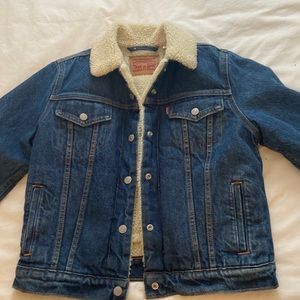 Levi’s denim jacket with sherpa S